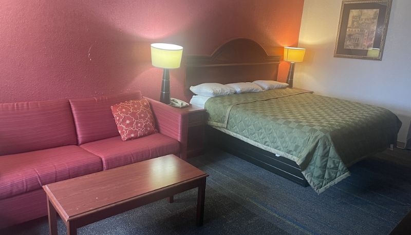 Daire - Economy Inn Little Rock
