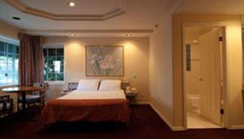 Chambre - WILSHIRE CREST HOTEL