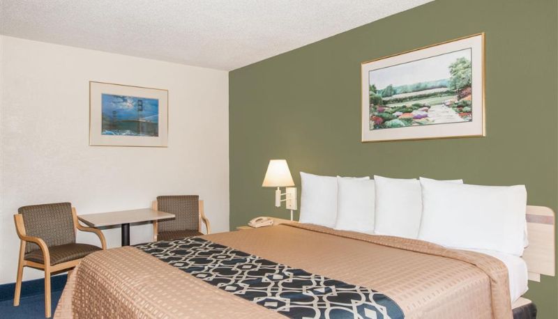 Camera - Travelodge by Wyndham Los Banos CA