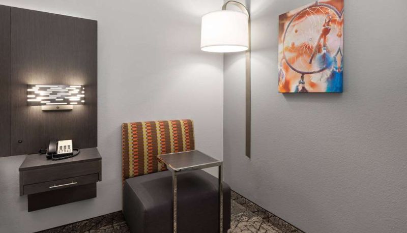 Camera - La Quinta Inn & Suites by Wyndham McAlester