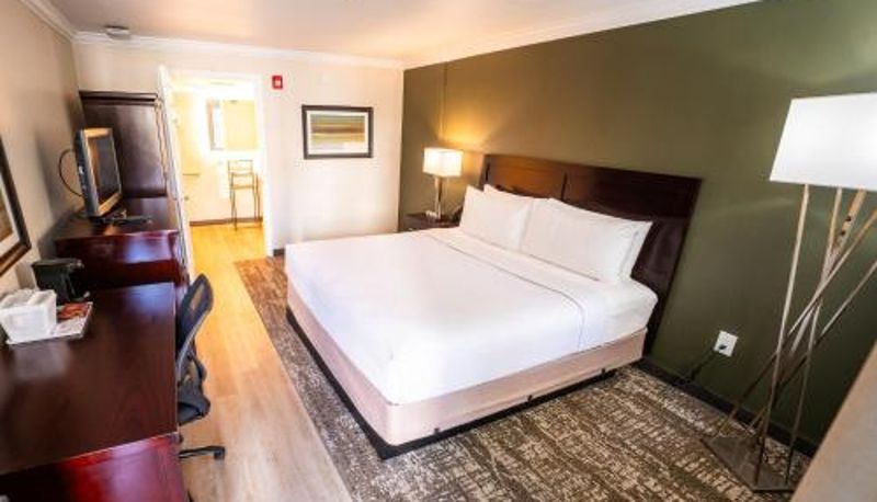 Tripla - Mai Hana Hotel and Suites I Drive-Theme Parks