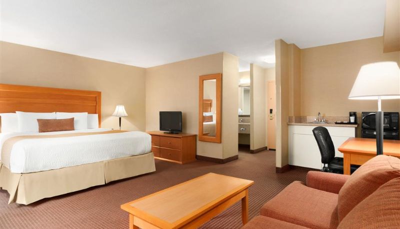 Zimmer - Days Inn by Wyndham Edmonton Downtown
