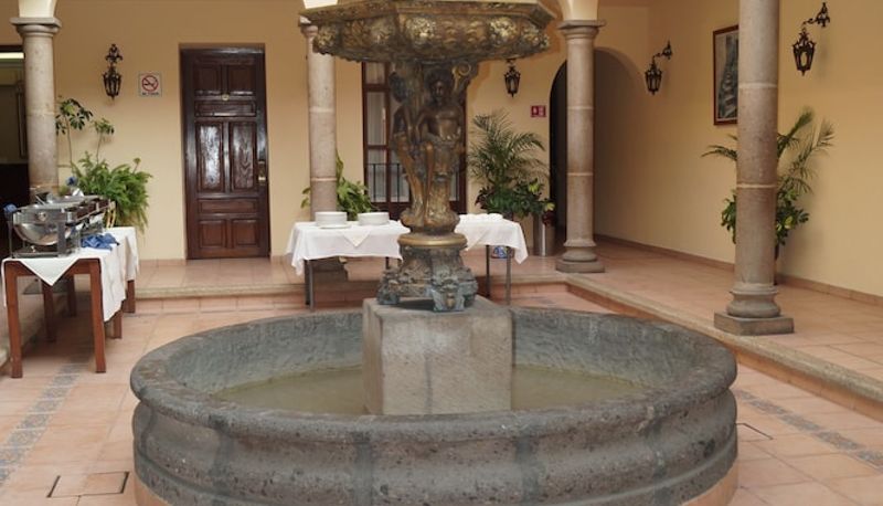 Sala - Hotel Hacienda de los Ángeles by Rotamundos