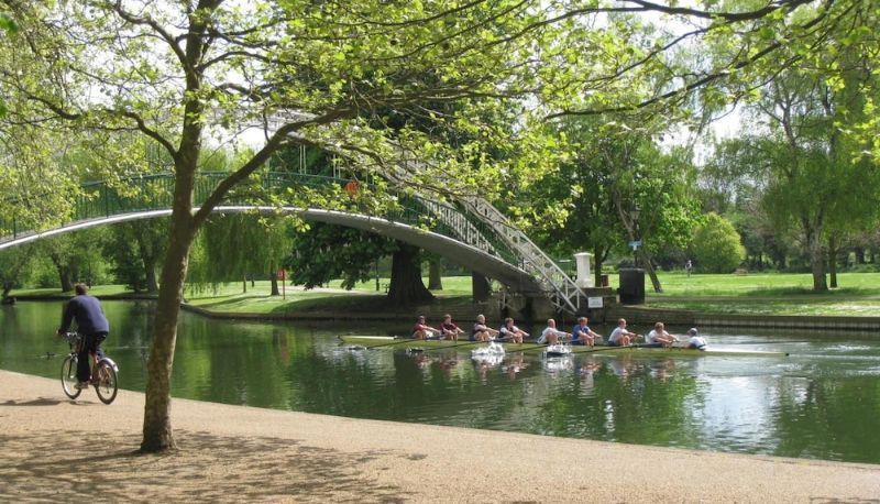 Piscina - The Embankment