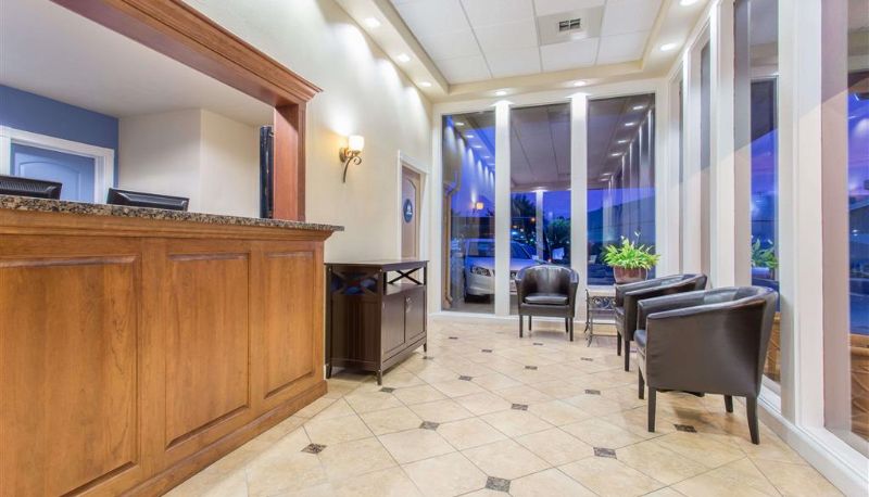 Lobby - Days Inn by Wyndham Modesto