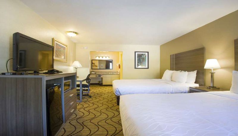 Camera - SureStay Plus by Best Western Sacramento North
