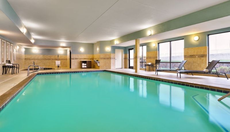 Havuz - Holiday Inn Express & Suites HELENA by IHG