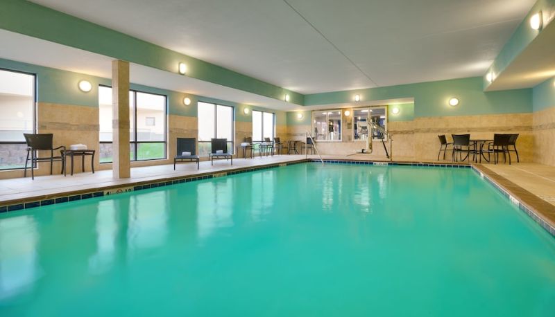 Havuz - Holiday Inn Express & Suites HELENA by IHG