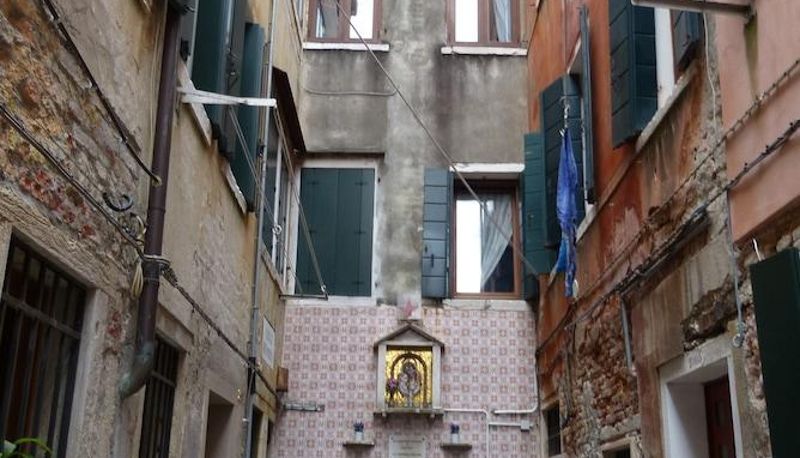 Hotel outdoor area - Veneziacentopercento - Rooms and Apartments