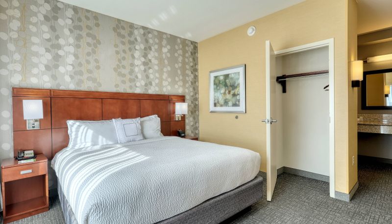Camera - Courtyard by Marriott York