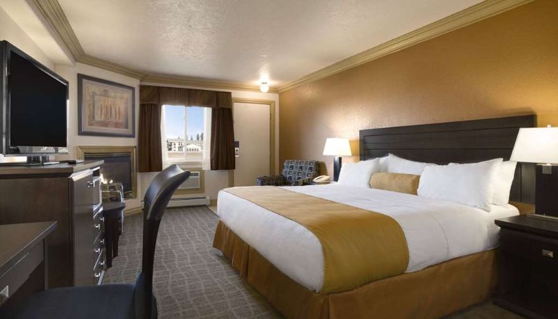 Zimmer - Days Inn by Wyndham High Level