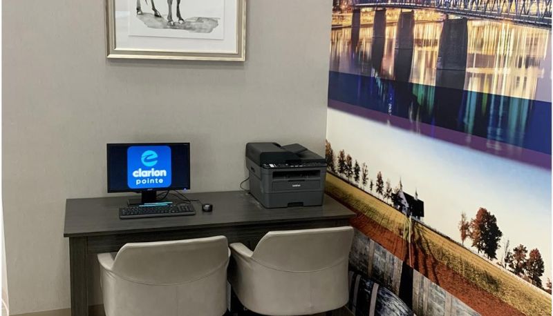Business center - Clarion Pointe Louisville