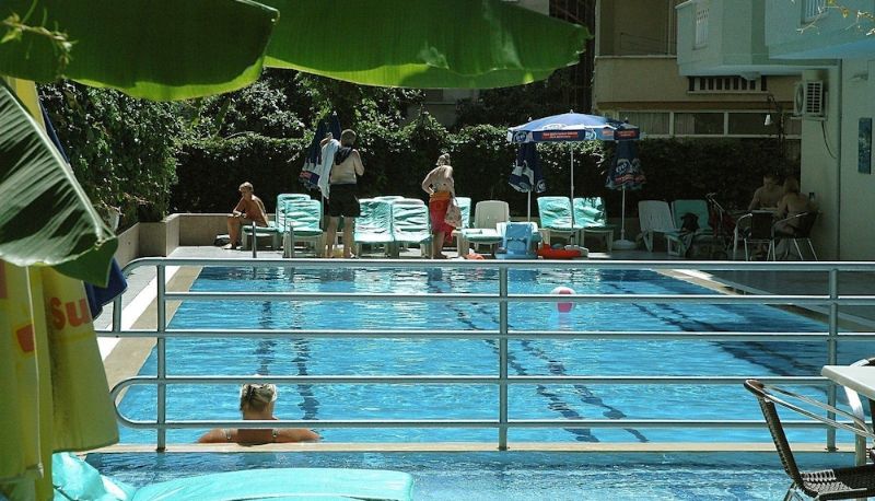 Zwembad - Kardelen Apart Otel - Campground