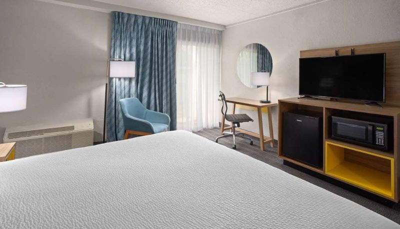 Room - Days Inn by Wyndham Ann Arbor