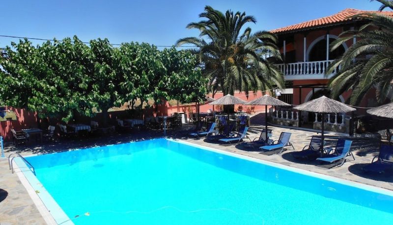 Piscina - Ilios Studios