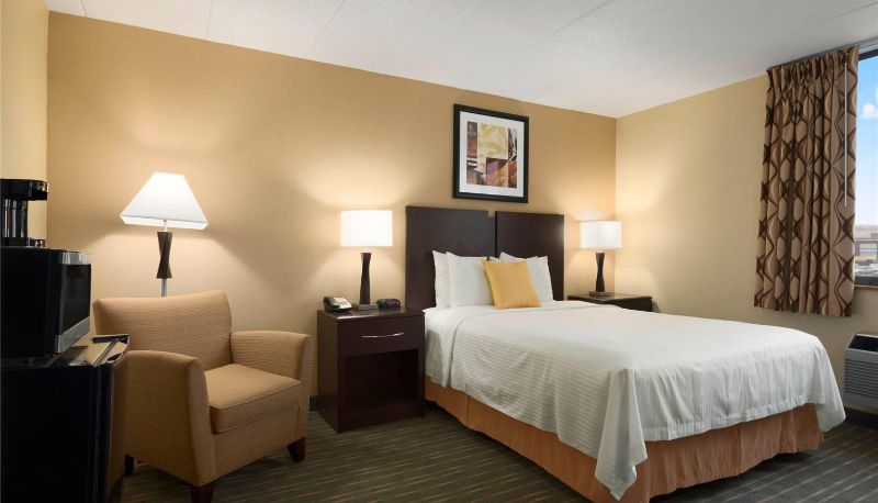 Kamer - Days Hotel by Wyndham University Ave SE