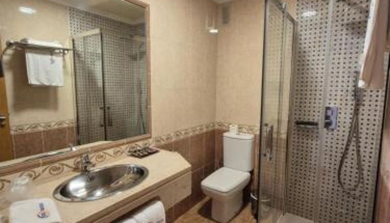 Bilgi - Hotel HHB Pontevedra Confort