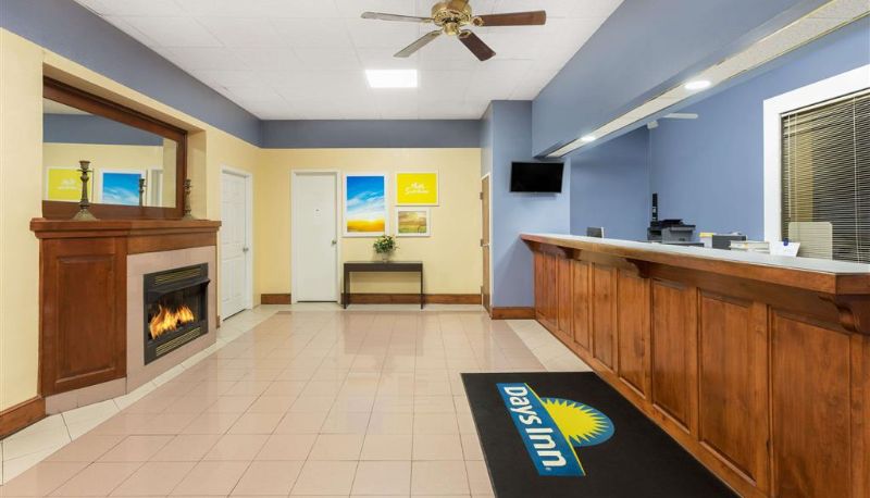 Hall - Days Inn by Wyndham Orangeburg South