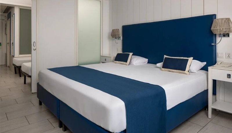 Quarto familiar - db Seabank Resort and Spa