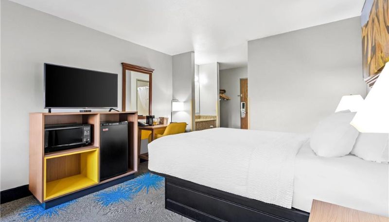 Zimmer - Days Inn by Wyndham Mitchell SD