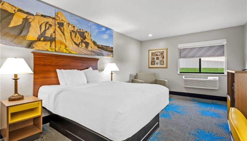 Zimmer - Days Inn by Wyndham Mitchell SD