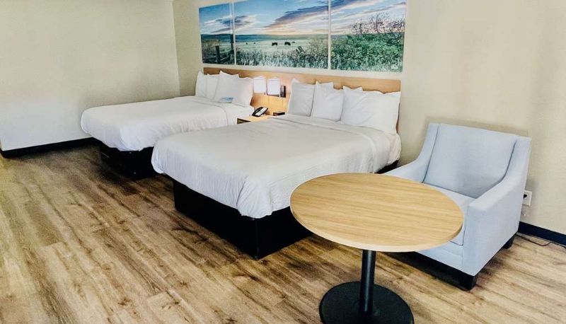 Zimmer - Days Inn by Wyndham Burleson Ft. Worth