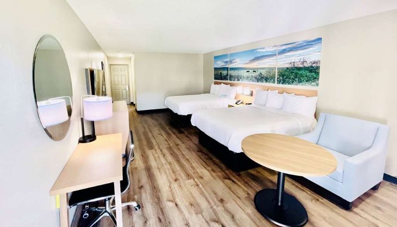 Zimmer - Days Inn by Wyndham Burleson Ft. Worth