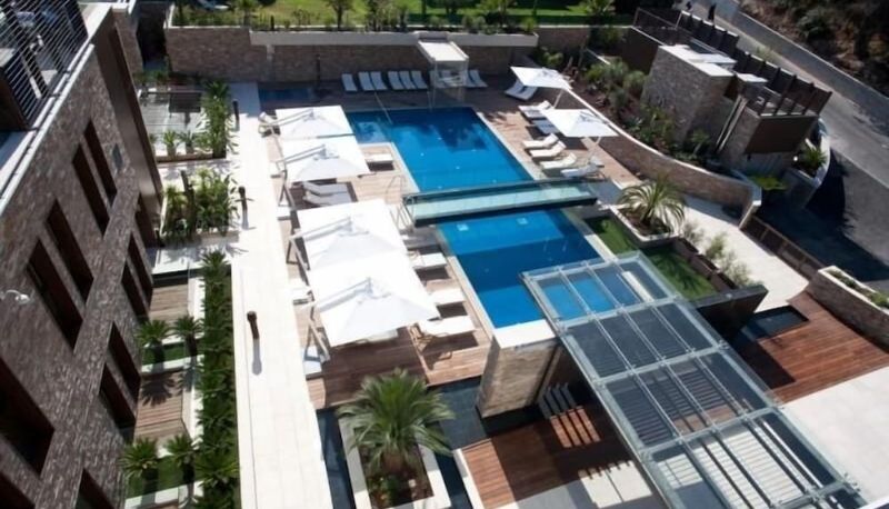 Pool - Hostellerie La Farandole