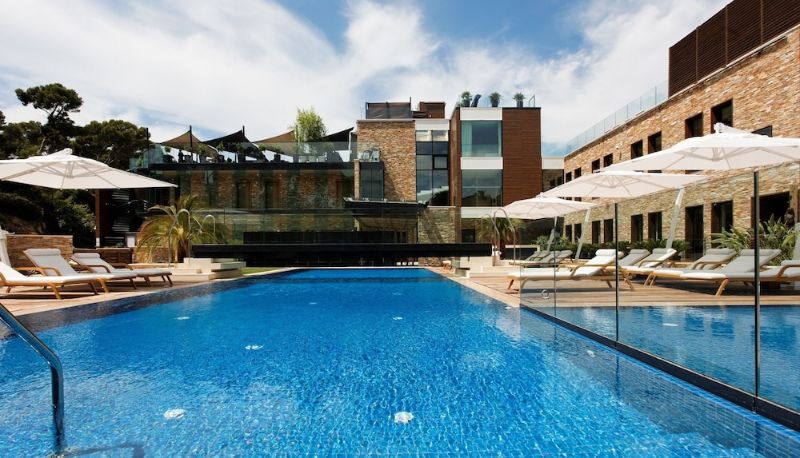 Pool - Hostellerie La Farandole