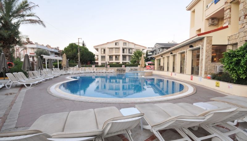 Zwembad - Greenpark Apartments