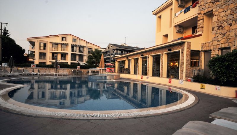 Zwembad - Greenpark Apartments