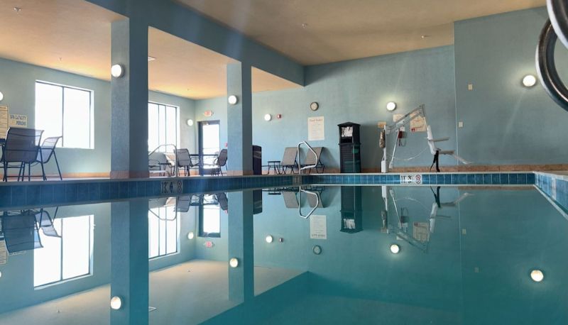Piscina - Holiday Inn Express & Suites TRUTH OR CONSEQUENCES by IHG