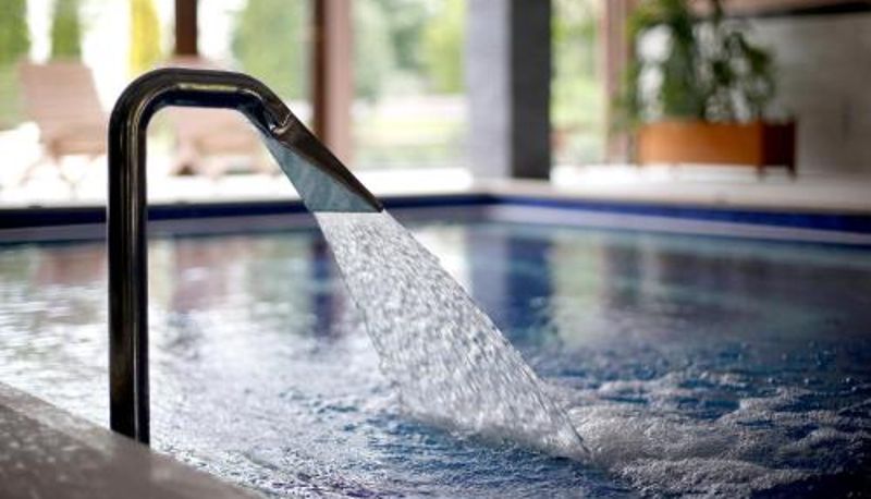 プール - Hotel Villa Völgy Wellness & Konferencia