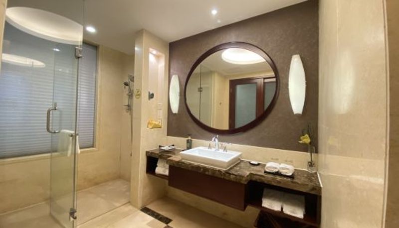 Zimmer - Golden Bay International Hotel