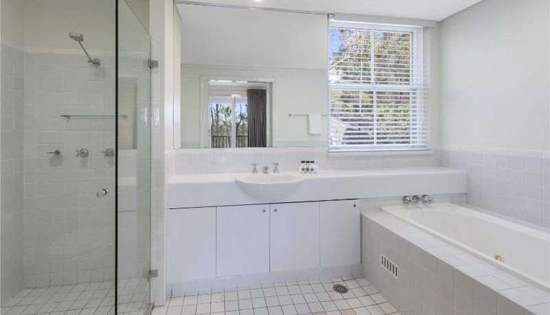 Room - Avani Cypress Lakes Resort