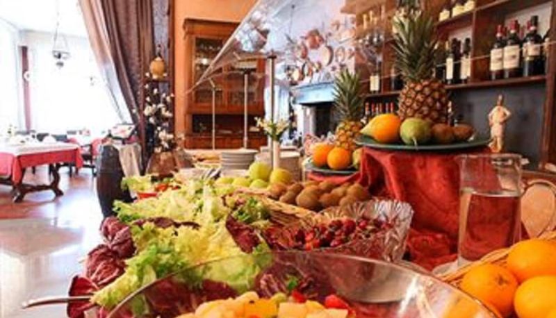 Restaurant - Piccolo Hotel Tanamalia