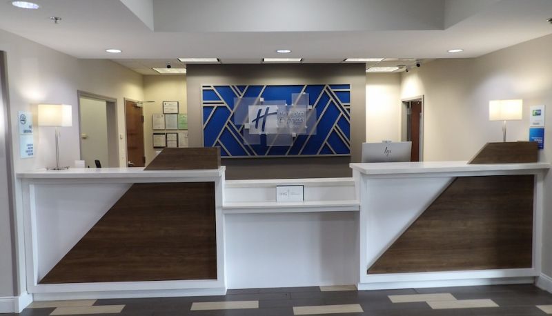 Recepcja - Holiday Inn Express & Suites HUNTSVILLE AIRPORT by IHG