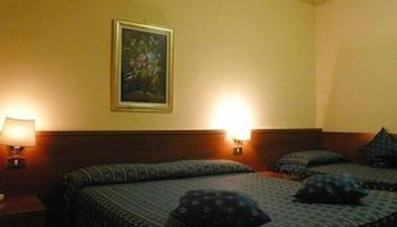 Habitación estándar - Hotel Fenicia