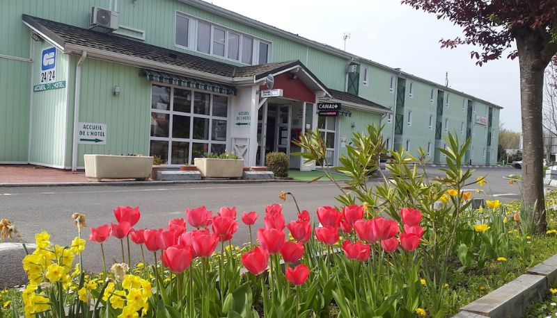 Hotel Außenbreich - KYRIAD DIRECT CLAYE-SOUILLY - Roissy CDG Roissy CDG