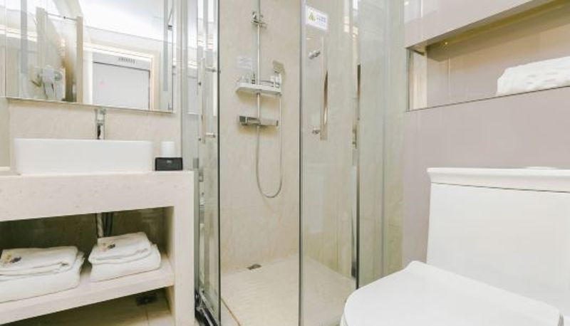 Kamer - Jiulong International Hotel (Wuhan Yellow Crane TowerRailway Station)