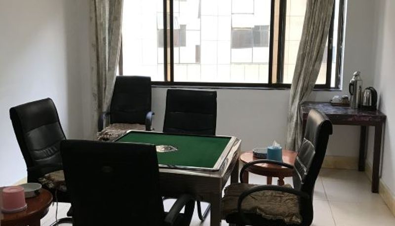Wellness- und Fitnessbereich - Huaqiao Hotel