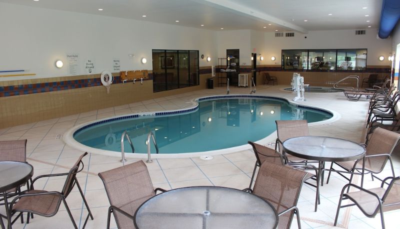 Pool - Holiday Inn Express & Suites WHEELING by IHG