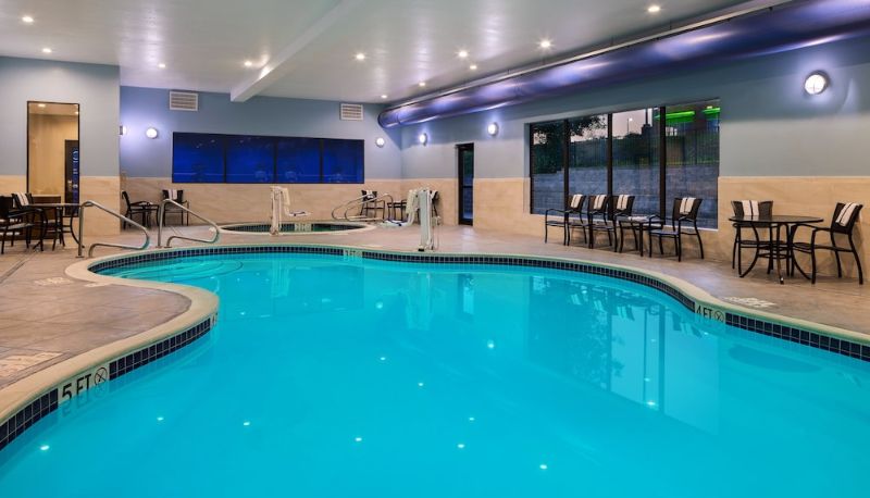 Pool - Holiday Inn Express & Suites WHEELING by IHG