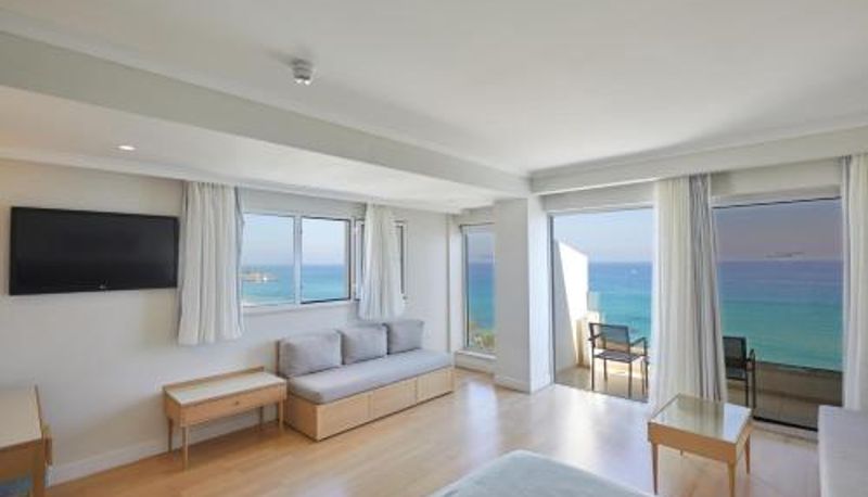 Suite - Sunrise Beach Hotel