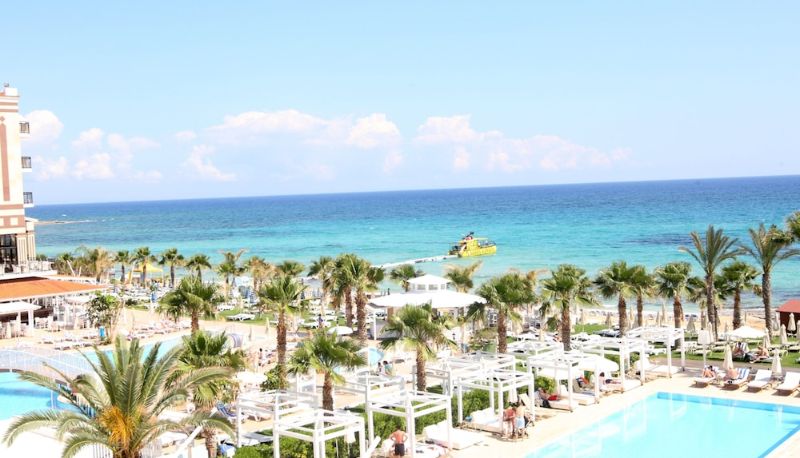 Piscina - Vrissiana Boutique Beach Hotel