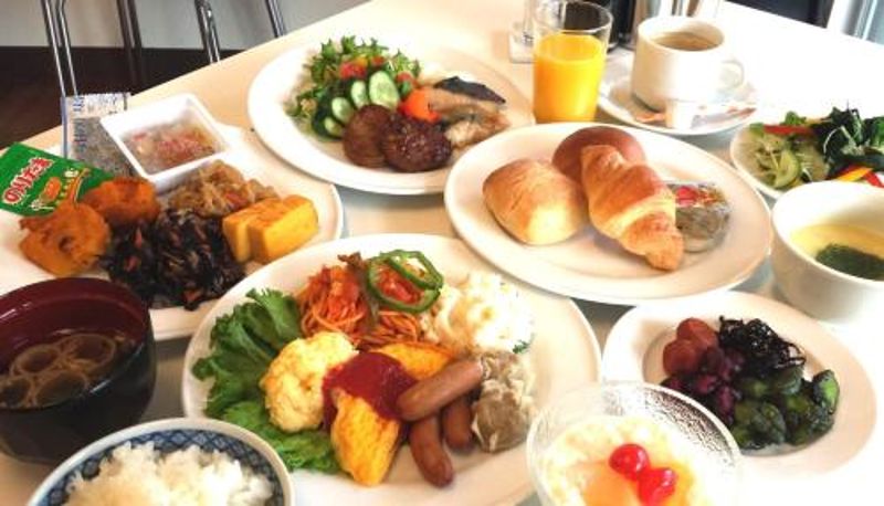 Salle de petit-déjeuner dans le restaurant - Smile Hotel Sendai Tagajyo