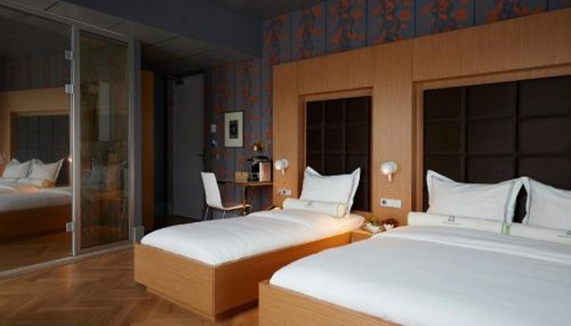 Tripla - Amadi Park Hotel