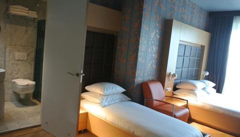 Tripla - Amadi Park Hotel