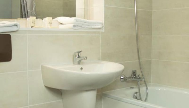 Badezimmer - Hotel Les Tourrades