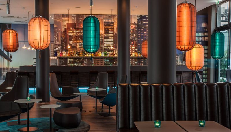 Bar - Motel One Düsseldorf-Hauptbahnhof